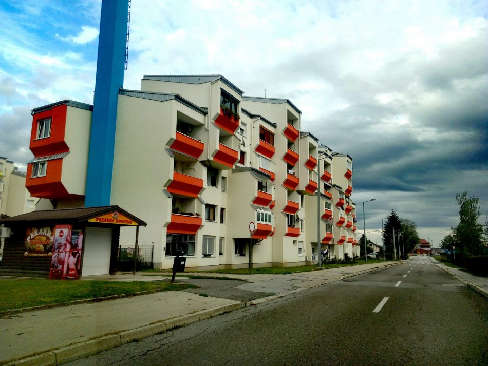 Energetska obnova stambenog niza u Karlovcu, Baščinska cesta 37a-b, 39a-d i 41a-c